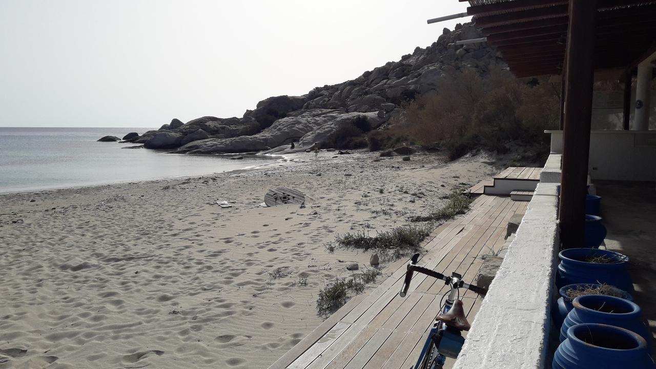 My bike at Mikri Vigla, looking at the beach